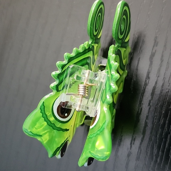 Disney's Tangled - Pascal Hair Clip - Picture 4 of 6